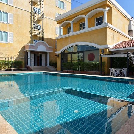 Oyo 109 Ozone Prime Pattaya Hotel Exterior photo