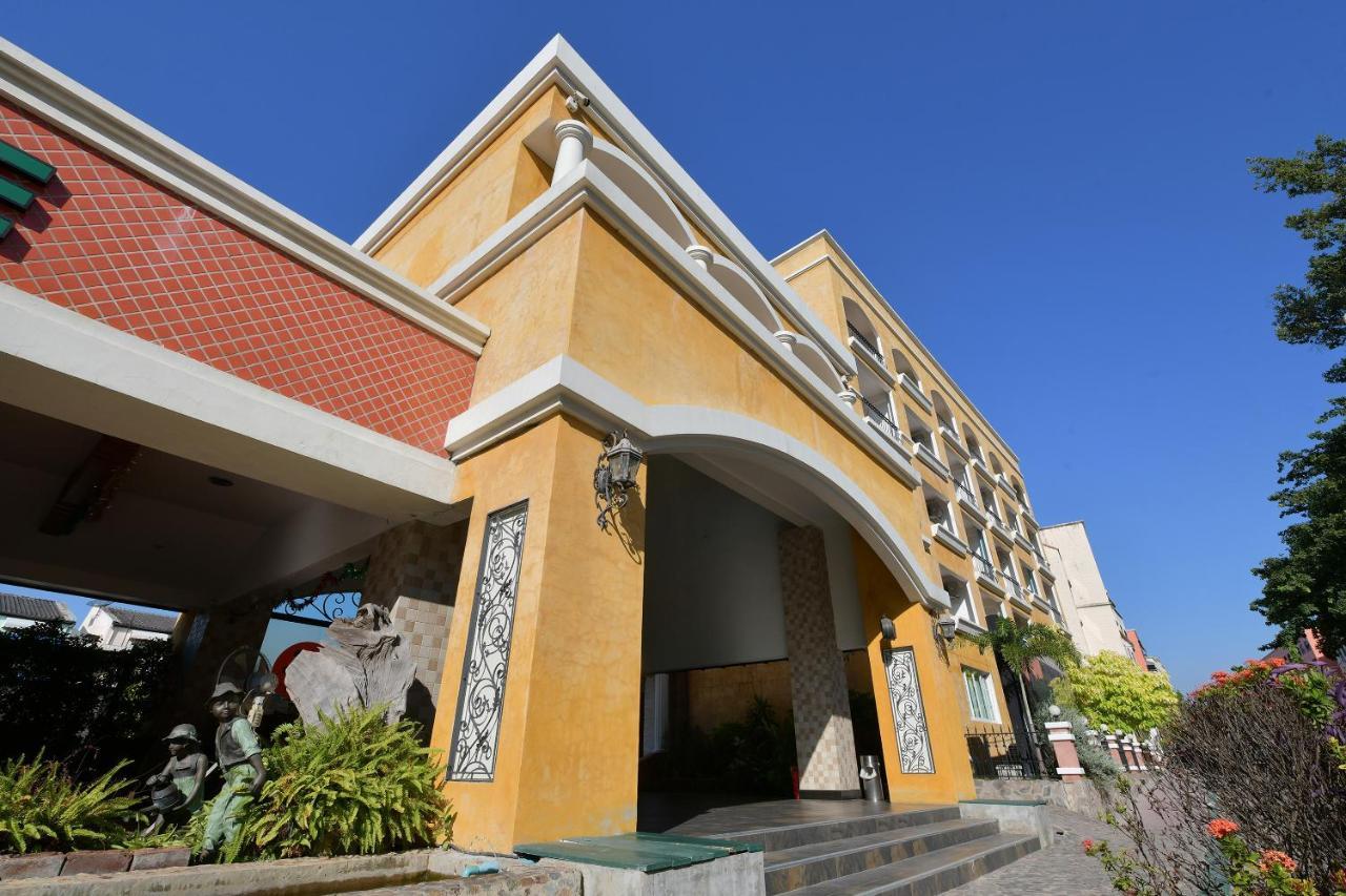 Oyo 109 Ozone Prime Pattaya Hotel Exterior photo