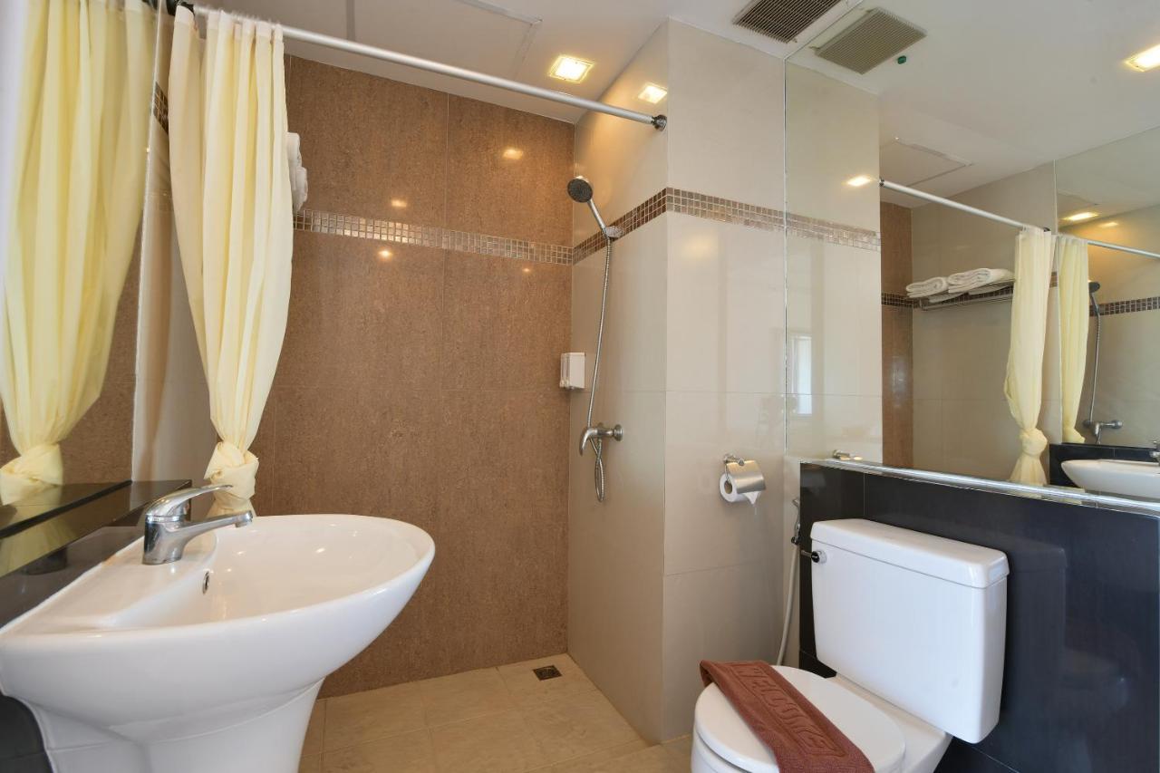 Oyo 109 Ozone Prime Pattaya Hotel Exterior photo