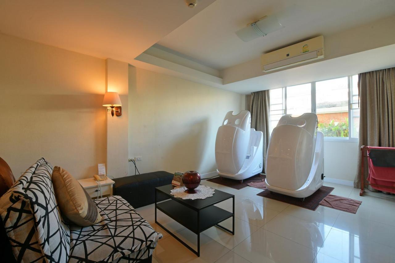 Oyo 109 Ozone Prime Pattaya Hotel Exterior photo